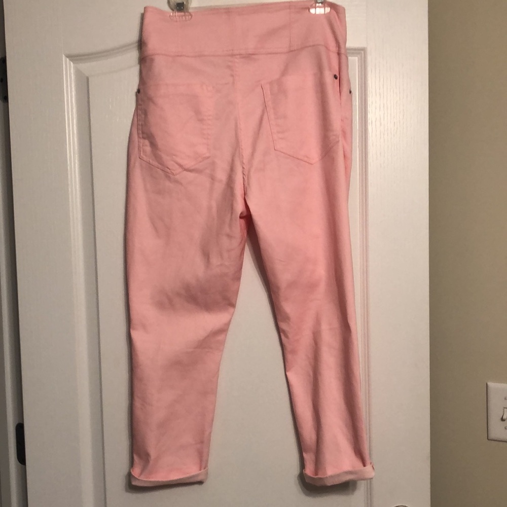 No Boundaries High Rise Crop Skinny Capris - Picture 4 of 6